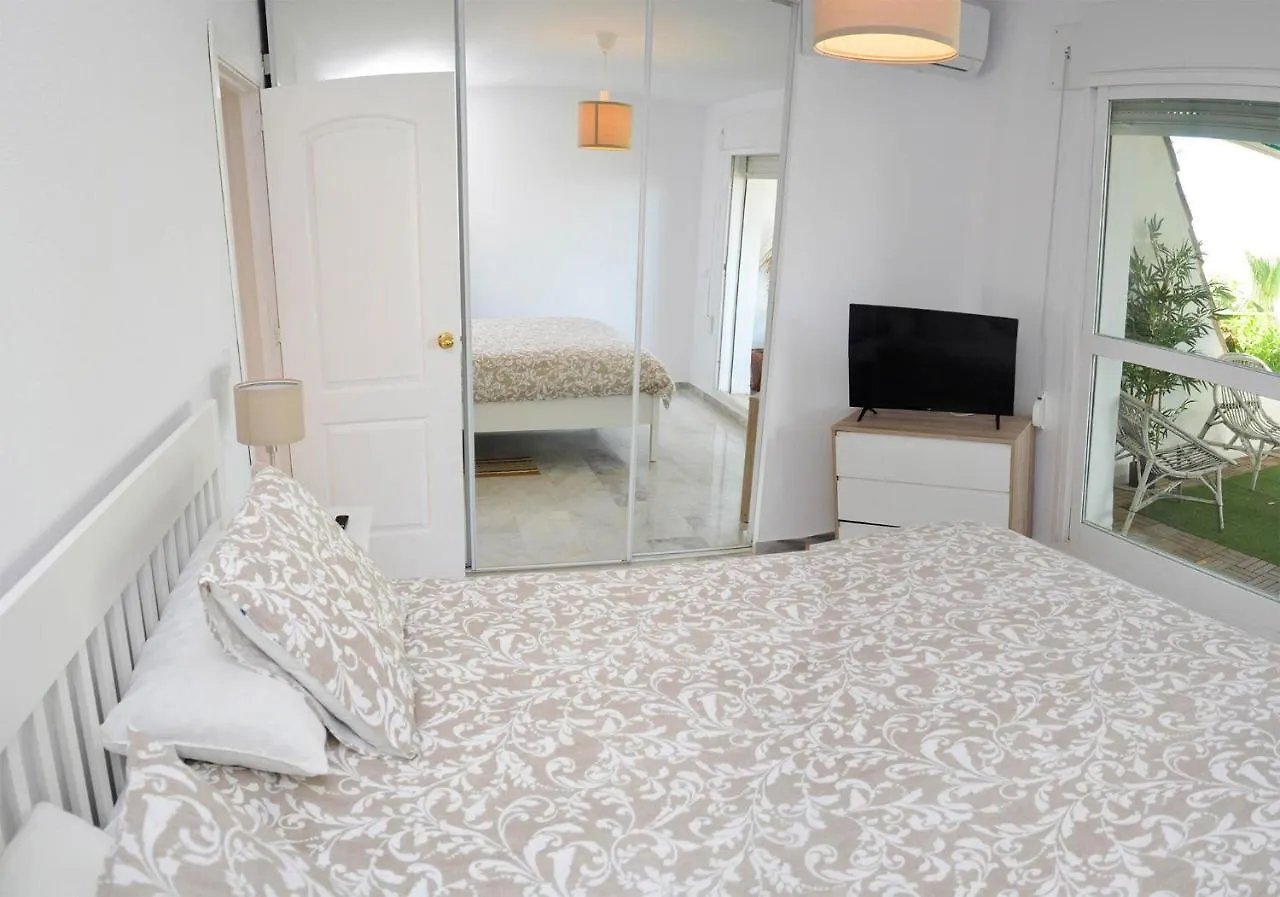 Apartment Casa 70, Duplex En Urbanizacion Lunamar By Laromanamarbella Spain